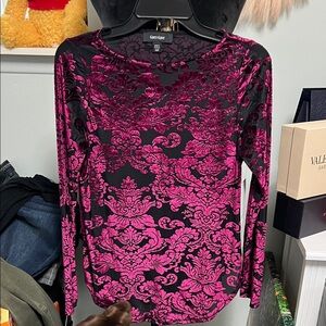 Karen Kane Fuchsia and Black Long Sleeve Top